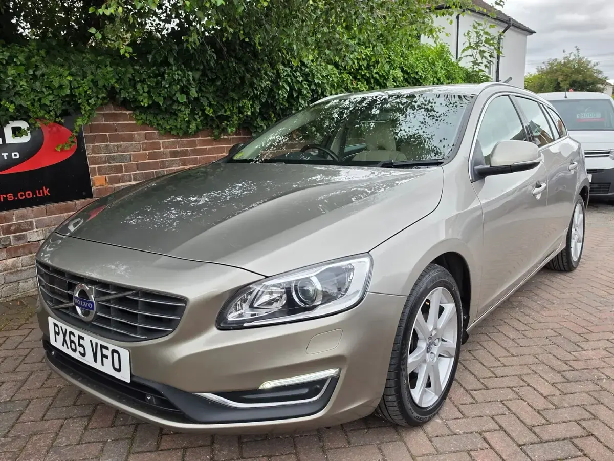Used Volvo V60 SE Lux 2015 Gold Estate