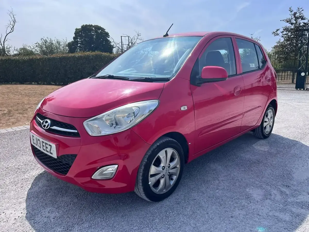 Used Hyundai i10 Active 85 HP (62 kW) 2013 Red Hatchback