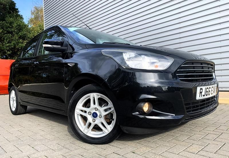 Used Ford Ka Plus Zetec 70 HP (51 kW) 2016 Black Hatchback