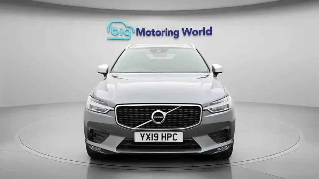 Second-hand Volvo XC60 R-Design 190 CP (139 kW) 2019 Gri SUV