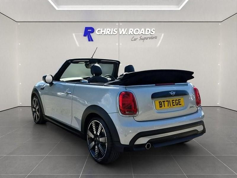 Begagnad Mini Cooper Cabriolet Exclusive 2021 Silver Cab