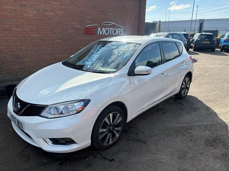 White Used 2017 Nissan Pulsar N-Connecta Hatchback | £4,995 (Fair price) - Image 1/4