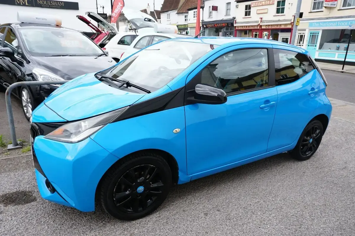 Used Toyota Aygo X-cite 69 HP (50 kW) 2016 Blue Hatchback