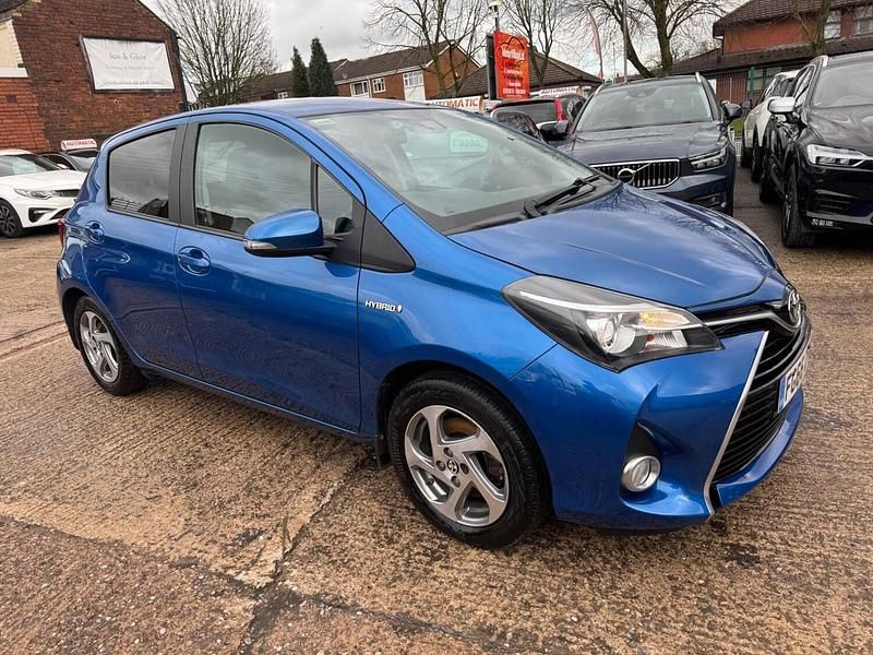 Used Toyota Yaris Hybrid 2016 Blue Hatchback