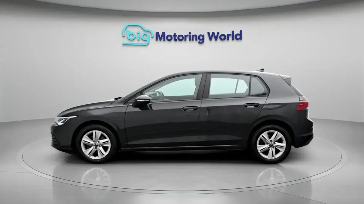 Usado VW Golf VIII S 150 HP (110 kW) 2023 Cinzento Citadino