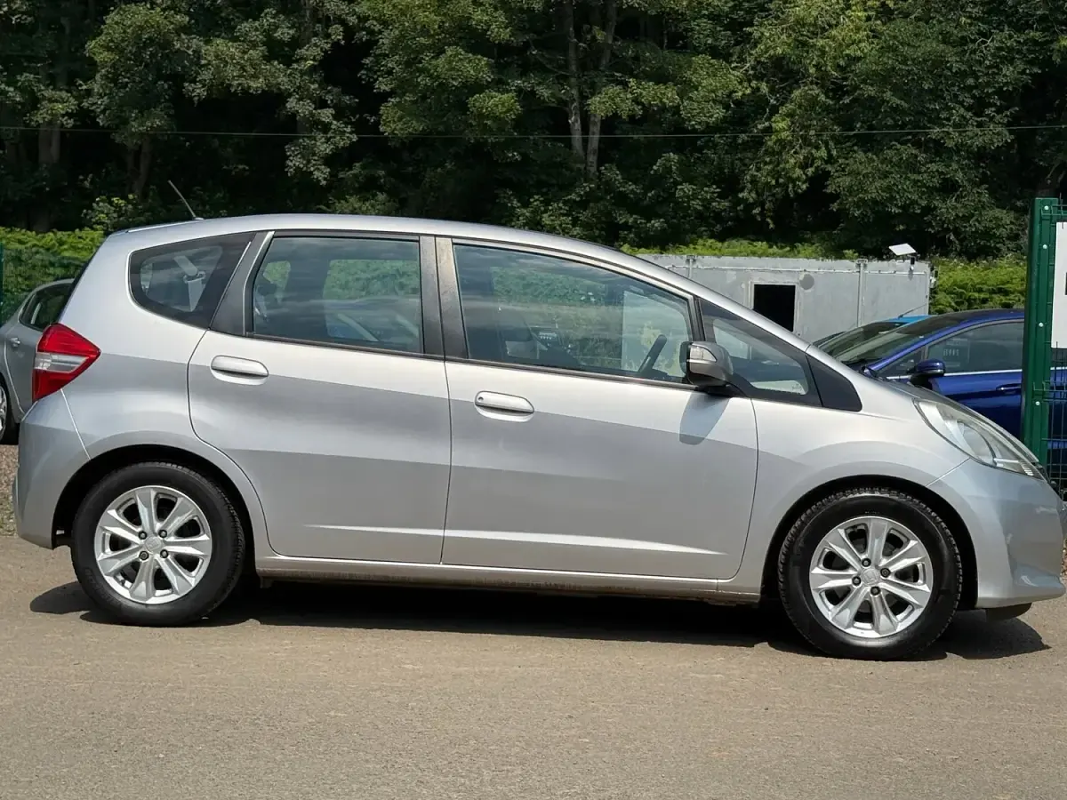 Used Honda Jazz ES 99 HP (72 kW) 2012 Silver Hatchback