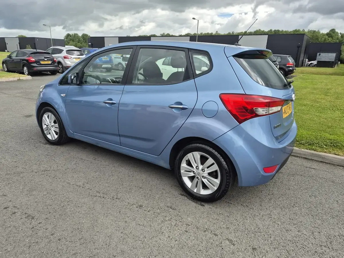 Used Hyundai ix20 Active 125 HP (91 kW) 2013 Blue Hatchback