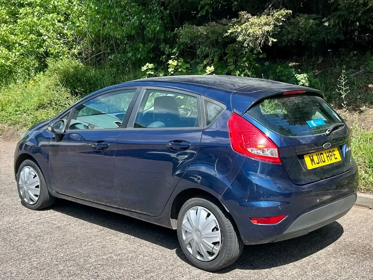 Usado Ford Fiesta 96 HP (70 kW) 2010 Azul Citadino