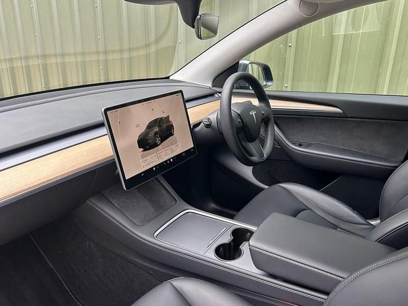 Używany Tesla Model Y 282 kW (384 KM) 2022 Szary SUV