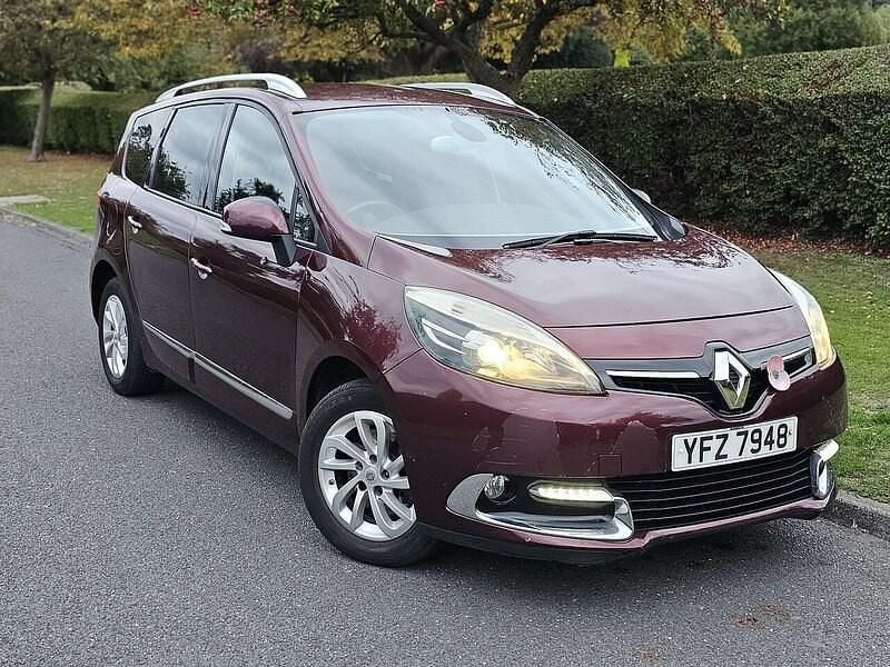 Used Renault Grand Scénic III Dynamique 2015 Red MPV