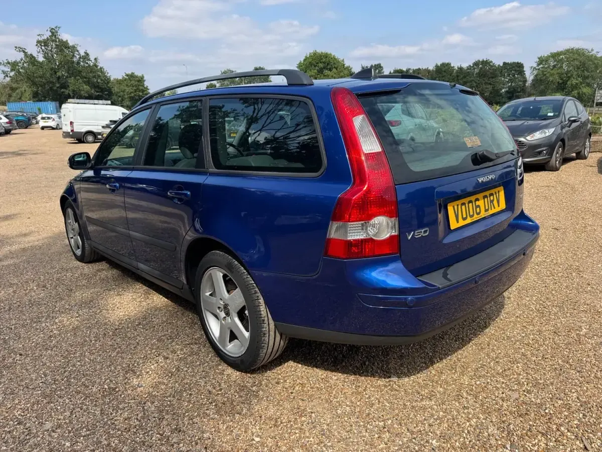 Used Volvo V50 2006 Blue Estate