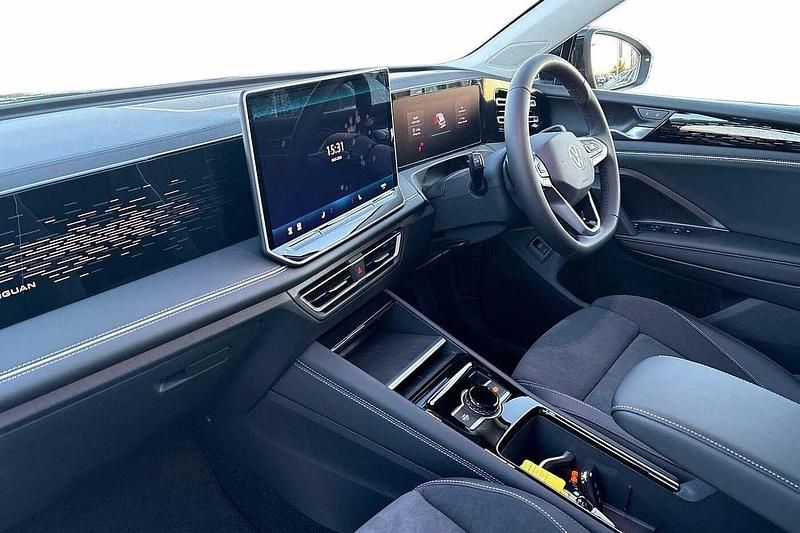 New VW Tiguan Elegance 150 HP (110 kW) 2025 Grenadilla black SUV