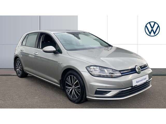 Silver Used 2018 VW Golf VII SE Hatchback | £14,295 (Fair price) - Image 1/4