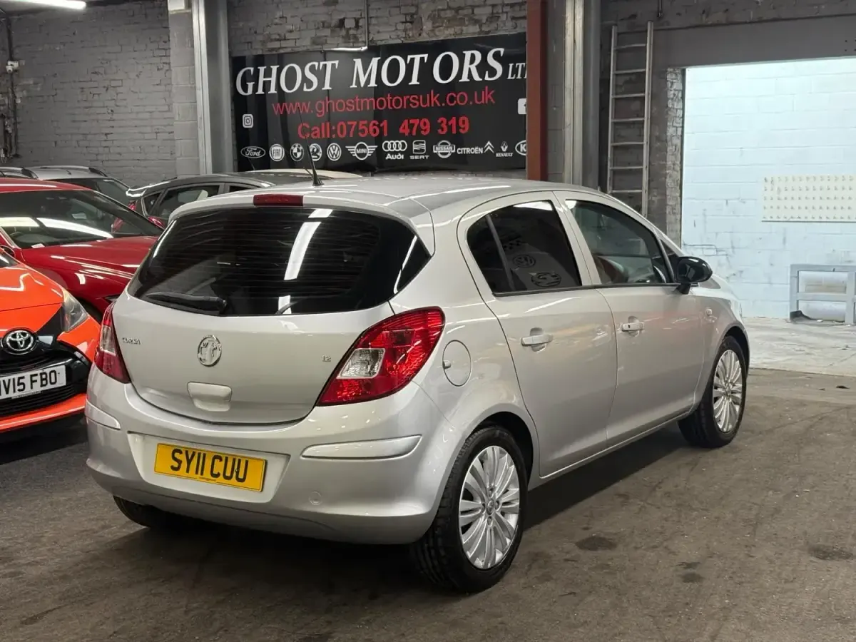 Second-hand Vauxhall Corsa Excite 2011 Argintiu Hatchback