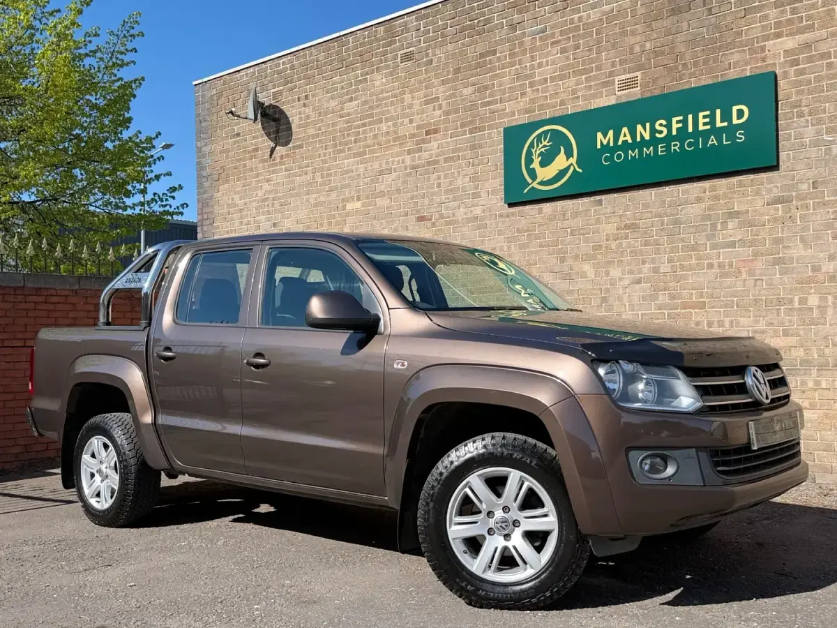 Begagnad VW Amarok Trendline 180 HK (132 kW) 2014 Brun Pickup