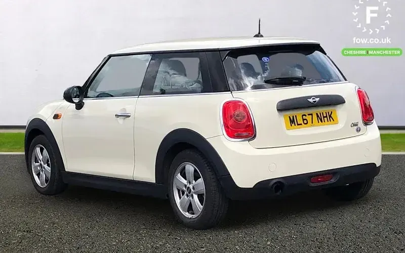 Used Mini ONE Hatch 102 HP (75 kW) 2017 White Hatchback