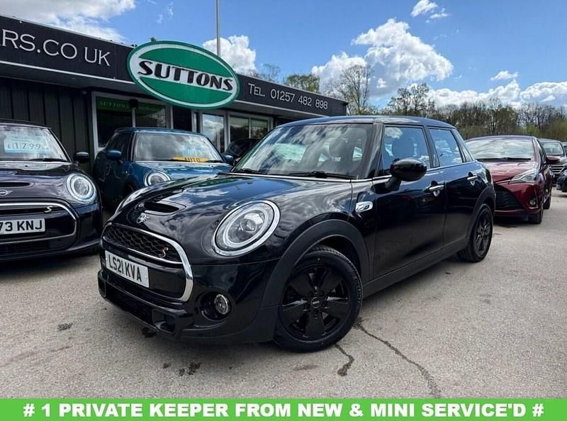 Begagnad Mini Cooper S Classic 192 HK (141 kW) 2021 Svart Halvkombi