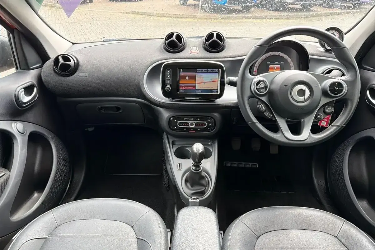 Used Smart ForFour Premium 90 HP (66 kW) 2018 Black Hatchback