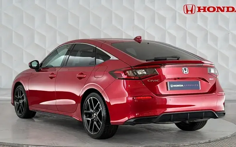 Used Honda Civic Advance 181 HP (133 kW) 2025 Crystal red Hatchback