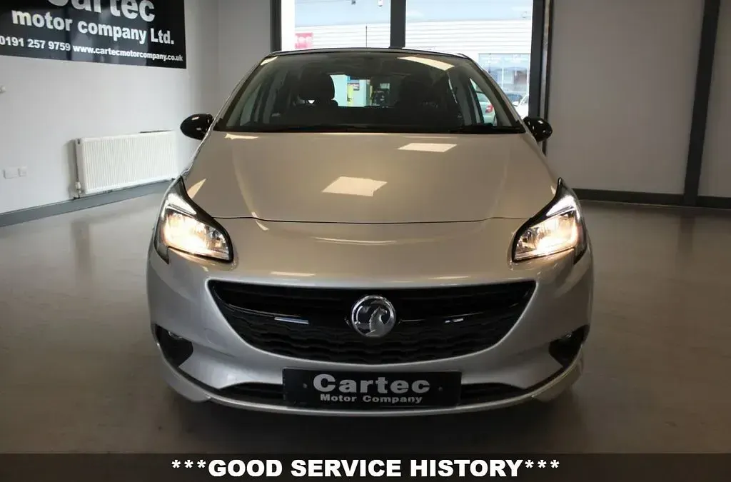 Used Vauxhall Corsa SRi 90 HP (66 kW) 2019 Silver Hatchback