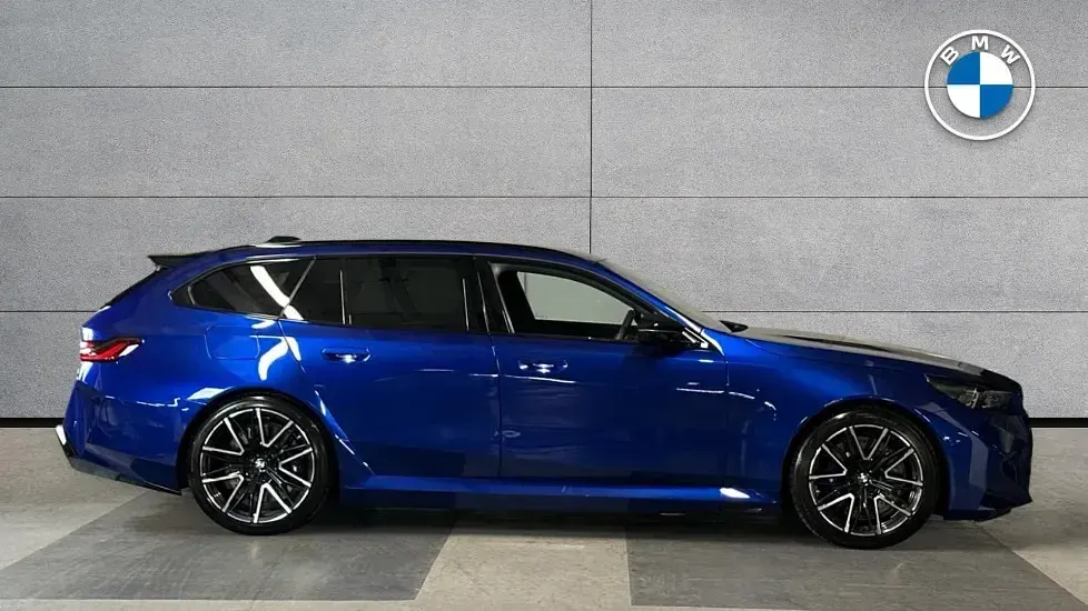 Used BMW M5 Comfort Edition 717 HP (527 kW) 2025 Blue Estate
