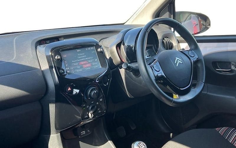 Begagnad Citroën C1 Shine 72 HK (52 kW) 2021 Beige Halvkombi