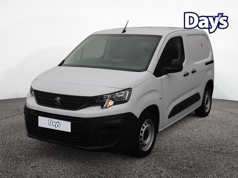 Used Peugeot Partner Premium 2023 White MPV