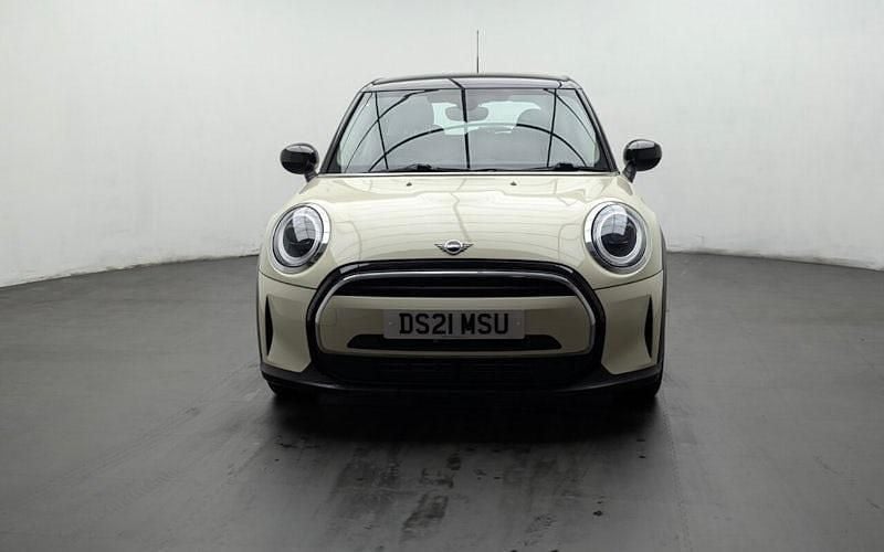 Used Mini Cooper Classic 136 HP (100 kW) 2022 Hatchback