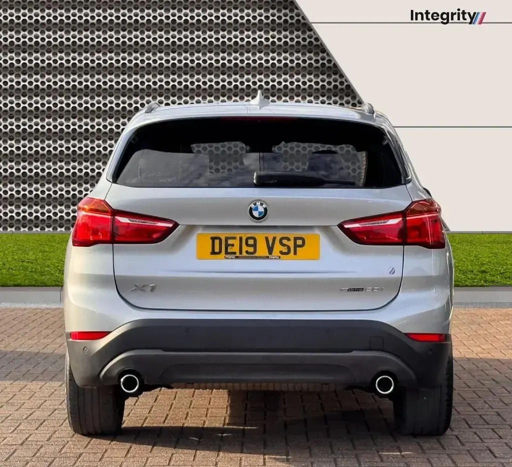 Usado BMW X1 Comfort Edition 192 CV (141 kW) 2019 Plateado SUV
