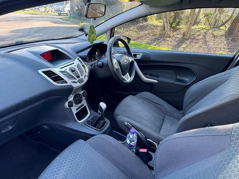 Used Ford Fiesta Zetec 120 HP (88 kW) 2012 Black Hatchback