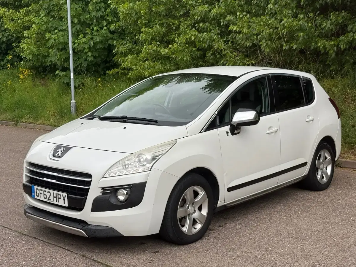 Used Peugeot 3008 2012 White Estate