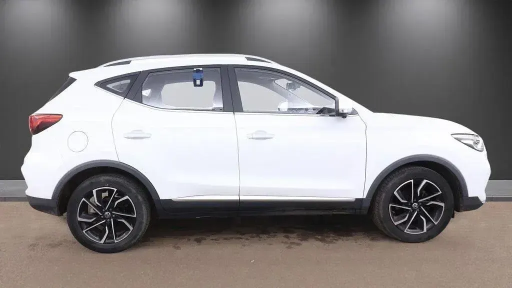 Używany MG ZS Exclusive 106 KM (77 kW) 2022 Biały SUV