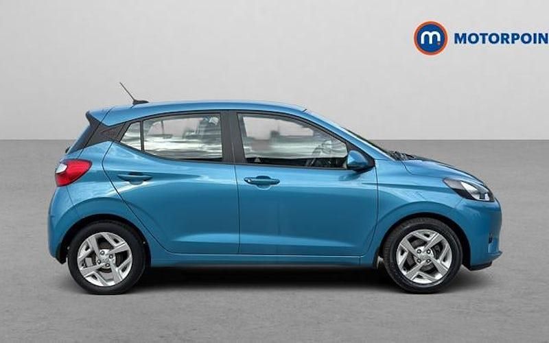 Used Hyundai i10 SE 67 HP (49 kW) 2023 Hatchback