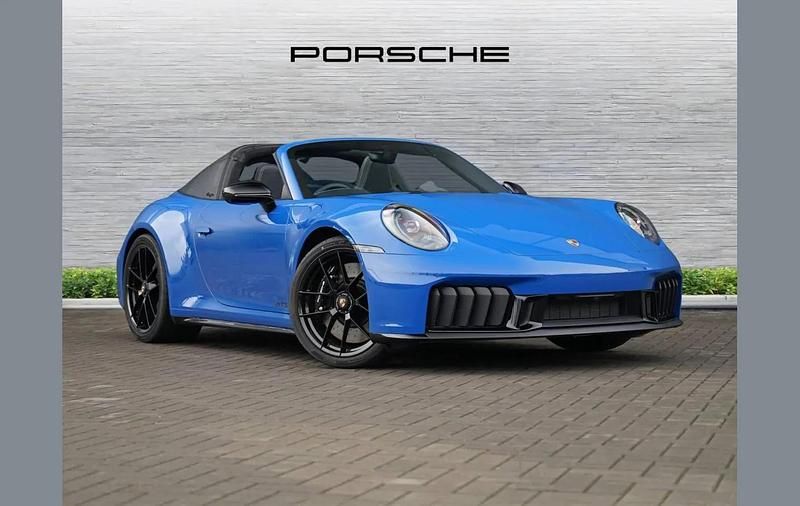 Begagnad Porsche 911 534 HK (392 kW) 2026 Blå Cab