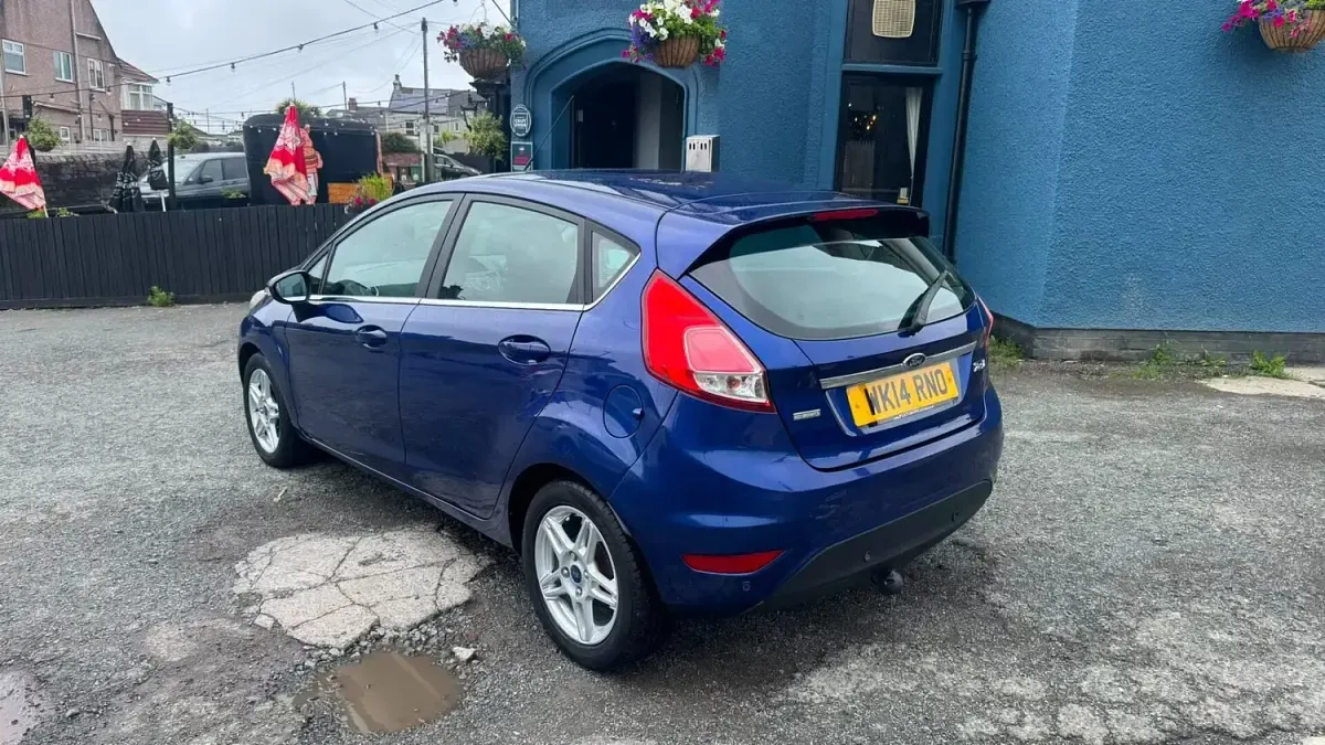 Used Ford Fiesta Zetec 2014 Blue Hatchback