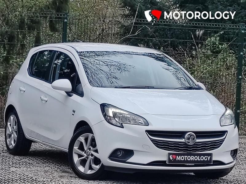 Used Vauxhall Corsa 70 HP (51 kW) 2016 White Hatchback
