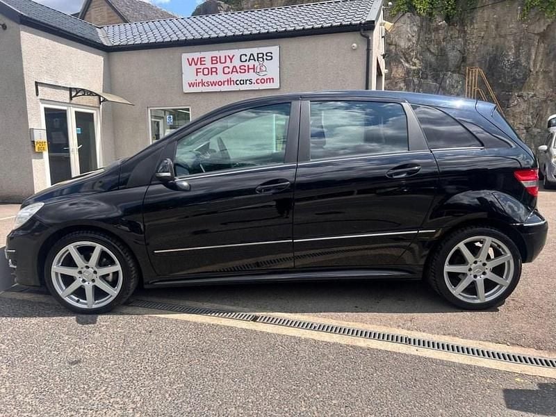 Used Mercedes B200 2011 Black MPV