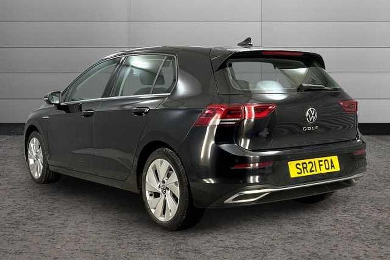 Used VW Golf VII Style 150 HP (110 kW) 2021 Black Hatchback