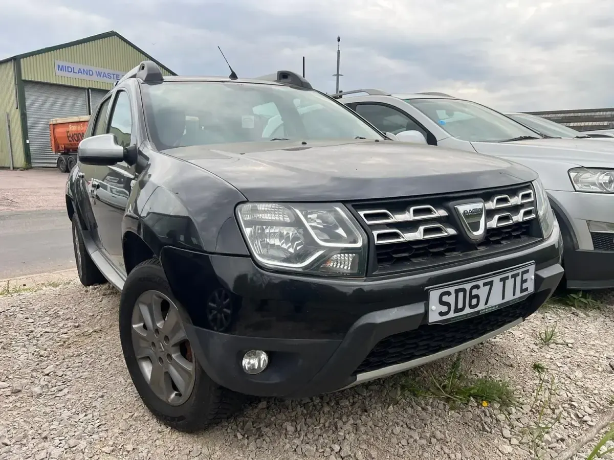 Begagnad Dacia Duster Lauréate 125 HK (91 kW) 2017 Svart SUV