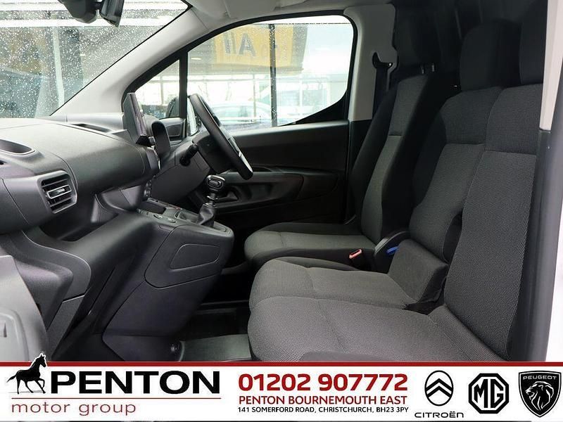 Used Citroën Berlingo 101 HP (74 kW) 2024 White MPV
