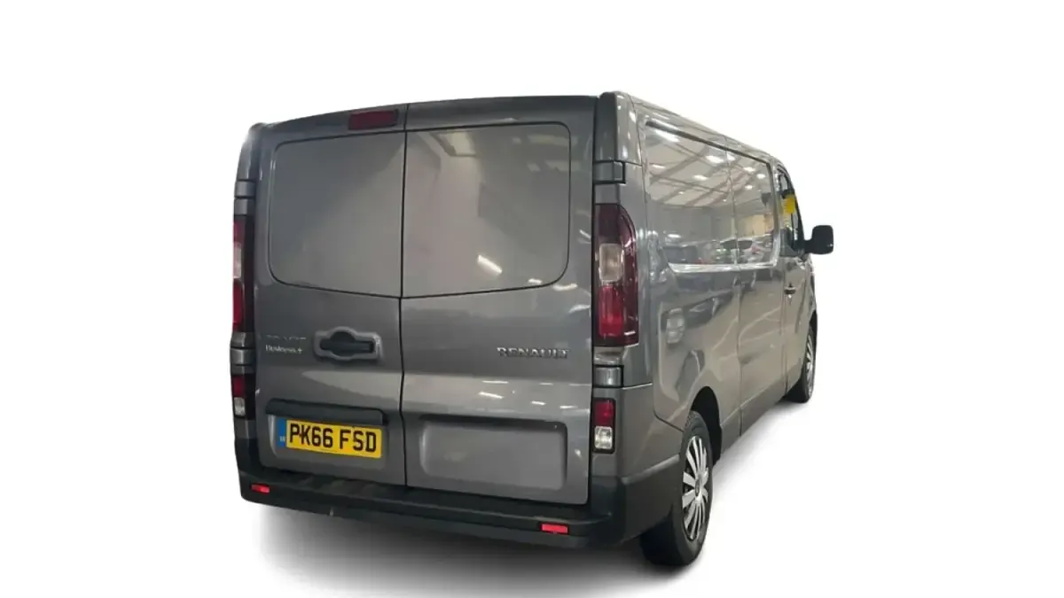 Usado Renault Trafic Business 125 HP (91 kW) 2016 Cinzento Monovolume