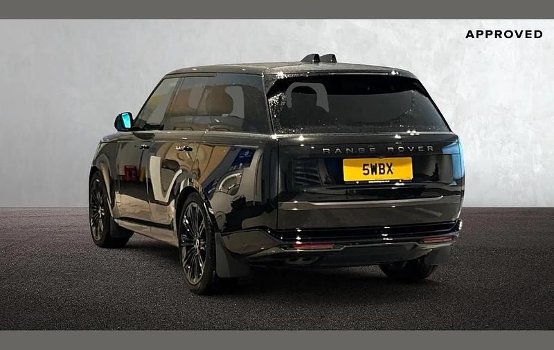 Used Land Rover Range Rover SE 296 HP (217 kW) 2024 Black SUV