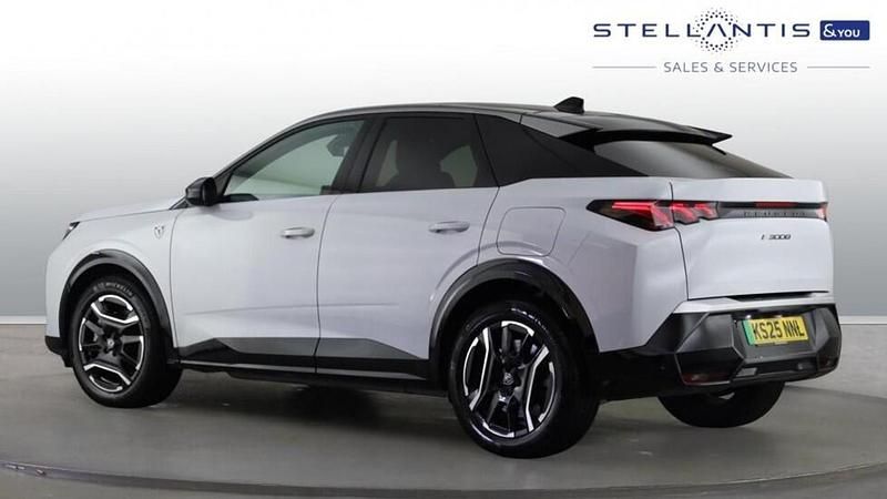 Used Peugeot e-3008 GT 152 kW (207 HP) 2025 White SUV