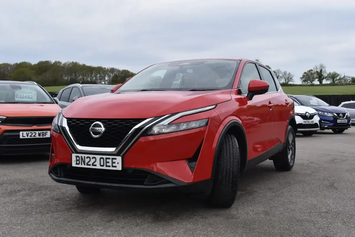 Used Nissan Qashqai Acenta Premium 2022 Red SUV