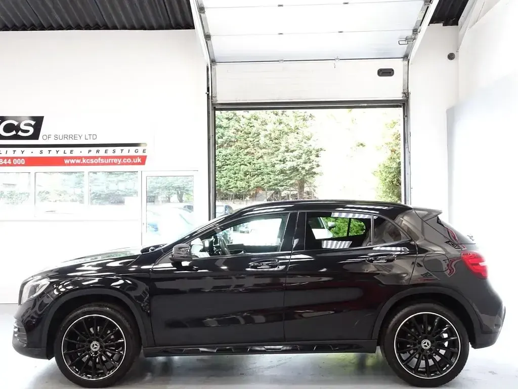 Used Mercedes GLA180 AMG line 122 HP (89 kW) 2020 Black SUV