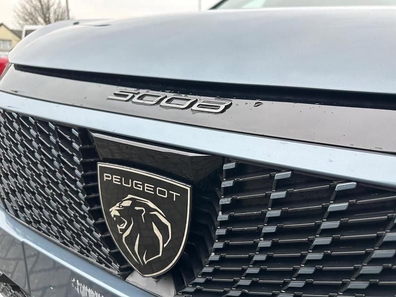 Blue Used 2025 Peugeot e-5008 GT SUV | £43,995 (Fair price) - Image 1/4