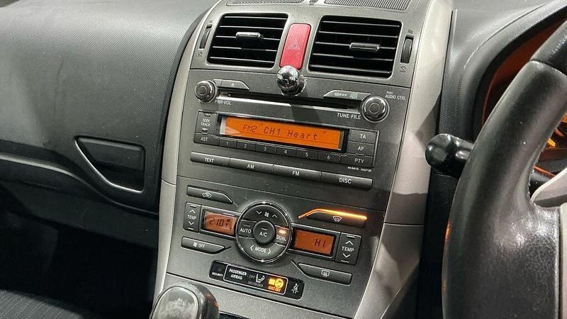 Used Toyota Auris 124 HP (91 kW) 2009 Black Hatchback