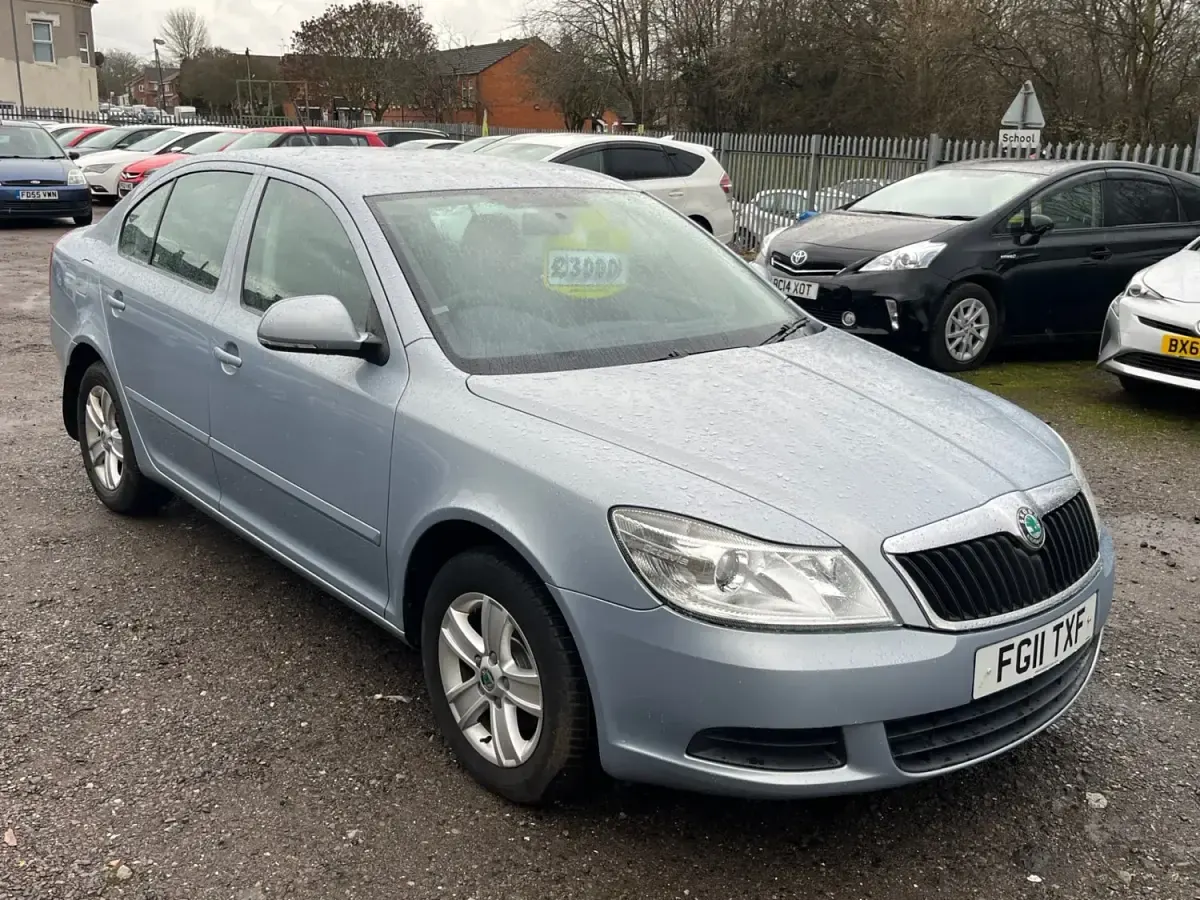 Begagnad Skoda Octavia SE 102 HK (75 kW) 2011 Blå Halvkombi