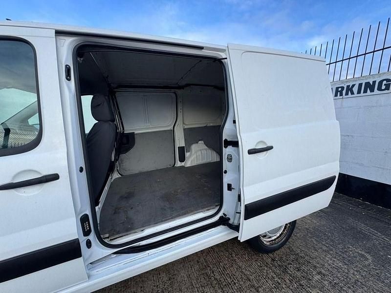 Used Citroën Dispatch XTR 120 HP (88 kW) 2009 White MPV