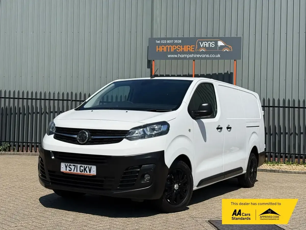 Used Vauxhall Vivaro S 145 HP (106 kW) 2021 White MPV